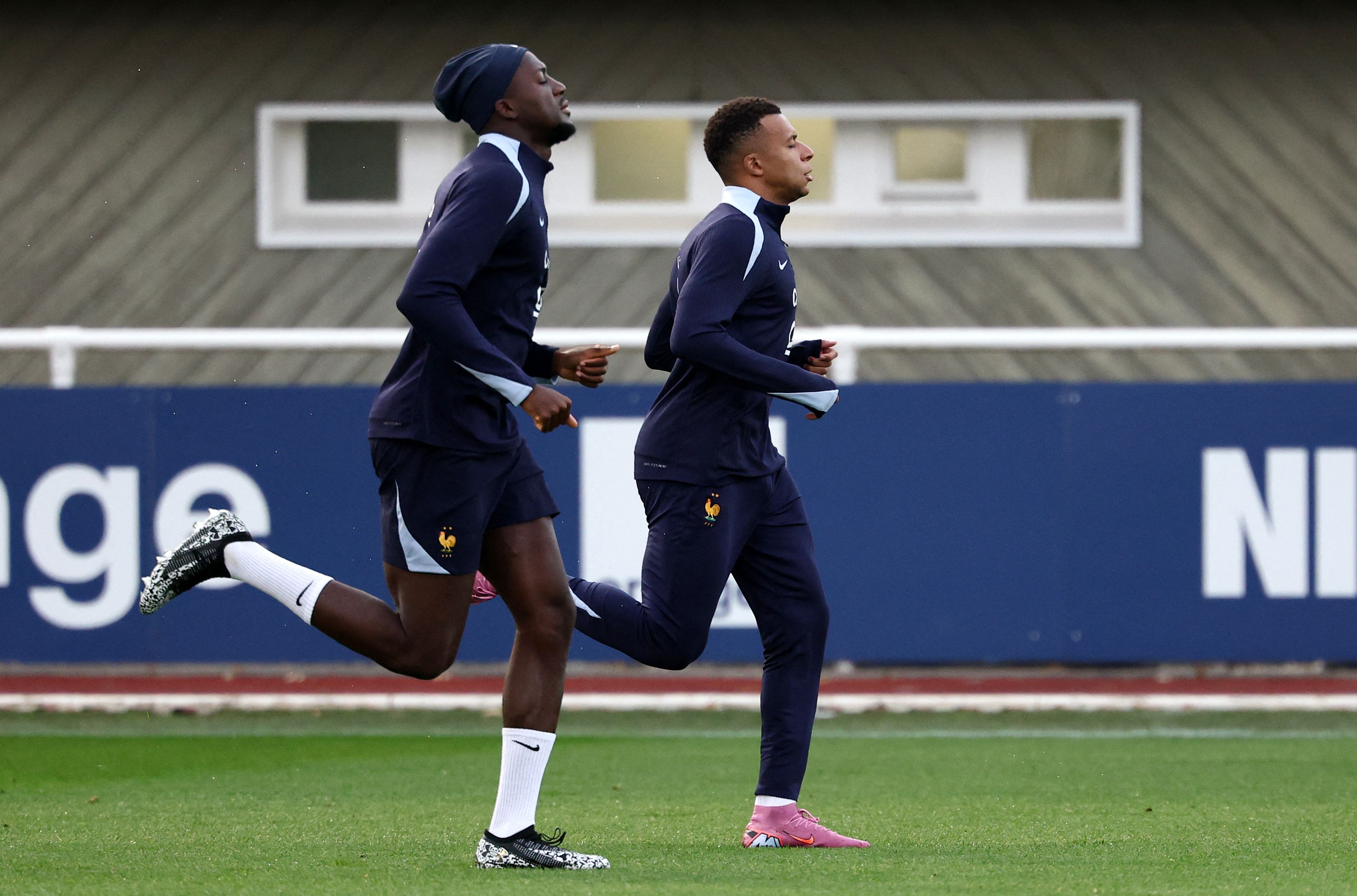 九游娱乐-包含赛前体能课后，罗马调整名单备战法国杯，悬念犹存，年轻球员得到机会的词条